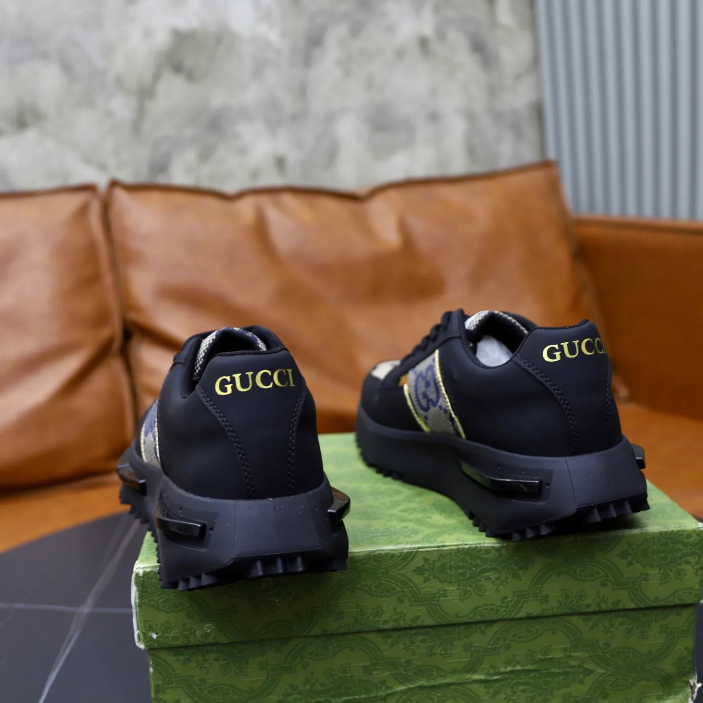 Ex-factory price: 462💰🙅‍♂️🙅‍♂️🙅‍♂️ Brand: GUCCI Standard code: 38-44 (45 customized) Grade: Same as the official website Material: Original material splicing Comfortable and breathable lining Lightweight and wear-resistant sports outsole Style category: Men's fashionable casual shoes Running sneakers Distinguished luxury brand elements Top luxury Color: actual picture color